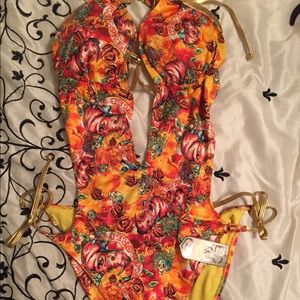 Swimming suit
